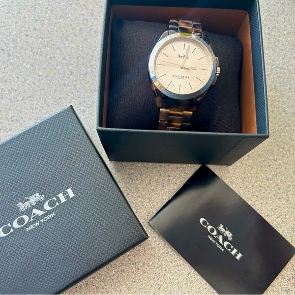 New!! Coach Pink Tortoise bracelet watch - Picture 3 of 5
